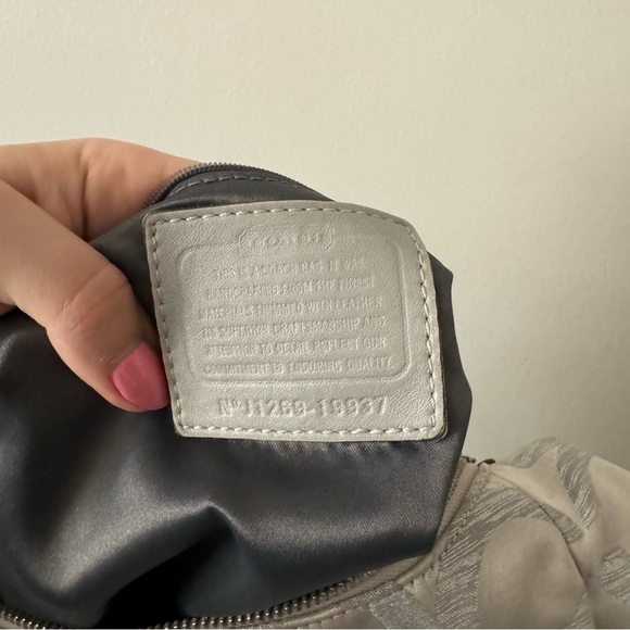 Coach Kristin  Sequin Op Art Hobo Shoulder Canvas Bag Silver Grey - Picture 9 of 9